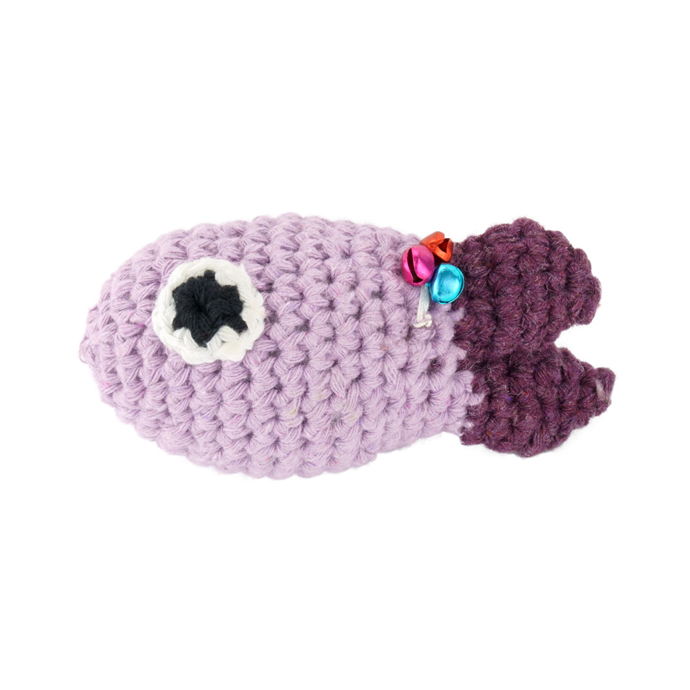 Игрушка N1 Favorite Рыбка вязаная с кошачьей мятой фиолетовая для кошек 2