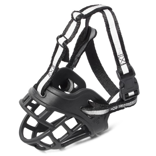 Намордник Triol с нейлоновым ремешком силикон черный для собак